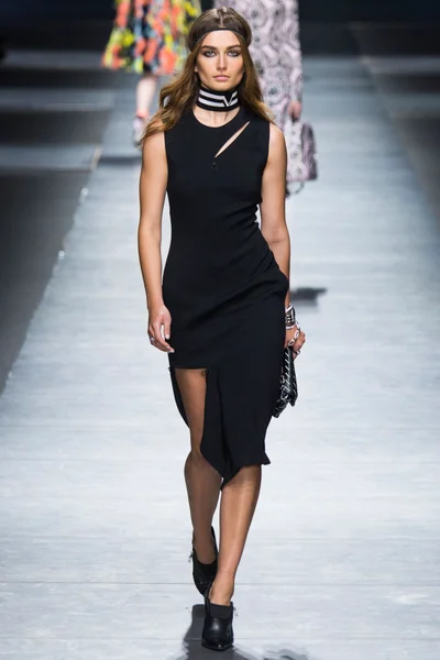 Look 37